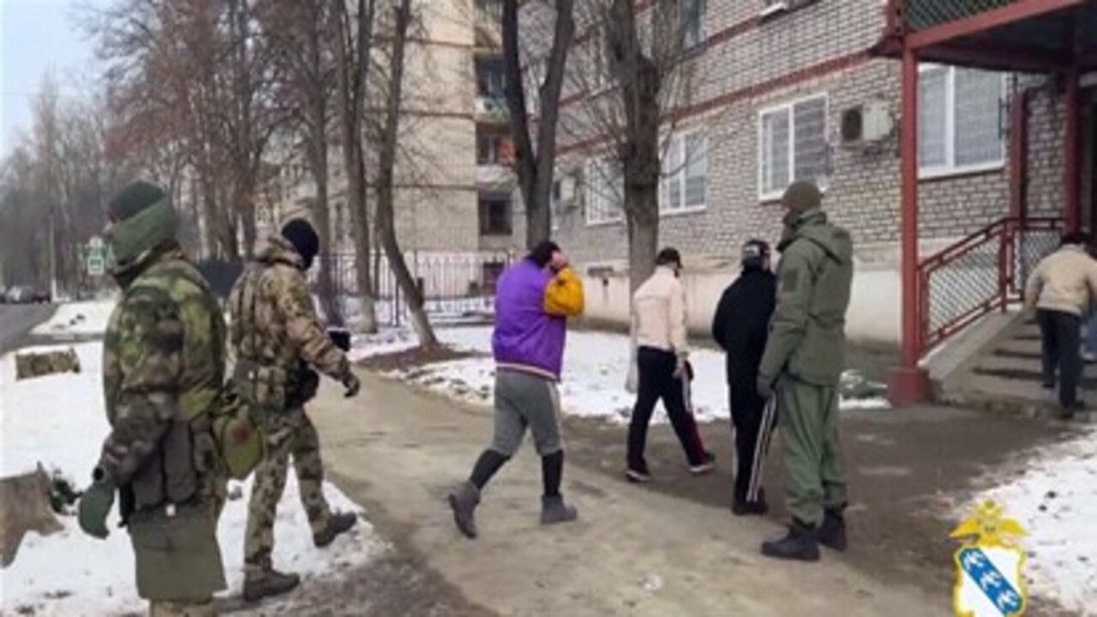     В Курской области во время миграционного рейда нашли 16 нелегалов