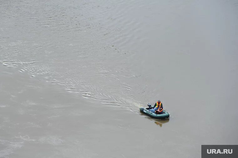 Пункт пропуска закрыли из-за паводка на реке Берсуат. Фото: Вадим Ахметов © URA.RU