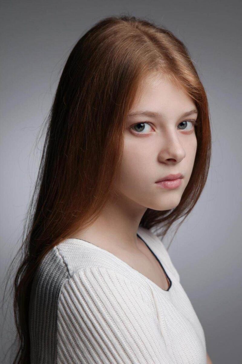 Валентина Ляпина. российская актриса. Фото из доступных источников интернета.

Дебютировала в кино в юмористическом журнале «Ералаш». В 2012 году появилась в четвёртом сезоне сериала «Закрытая школа», где сыграла Тасю Барышникову, главная роль "Царевна лягушка" 2025г.