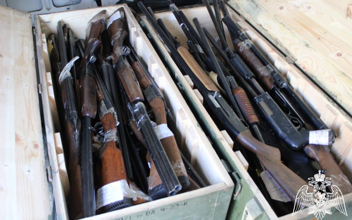    Липецкие Росгвардейцы передали партию изъятого оружия для нужд СВО Росгвардии
