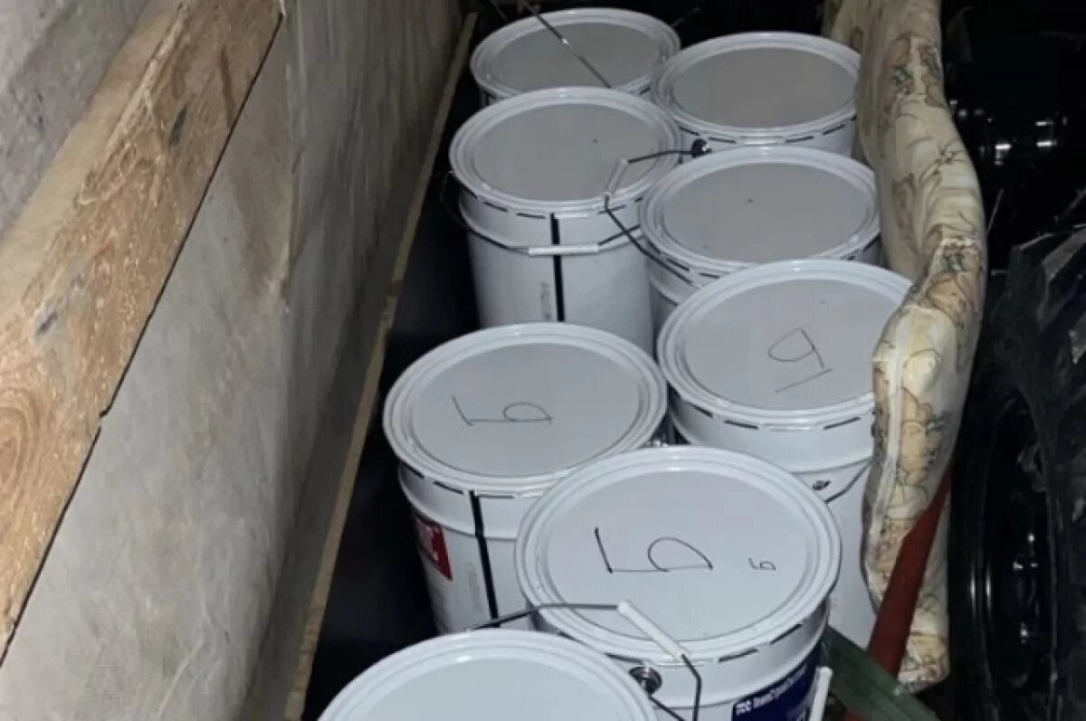    В Свердловской области силовики закрыли крупную нарколабораторию