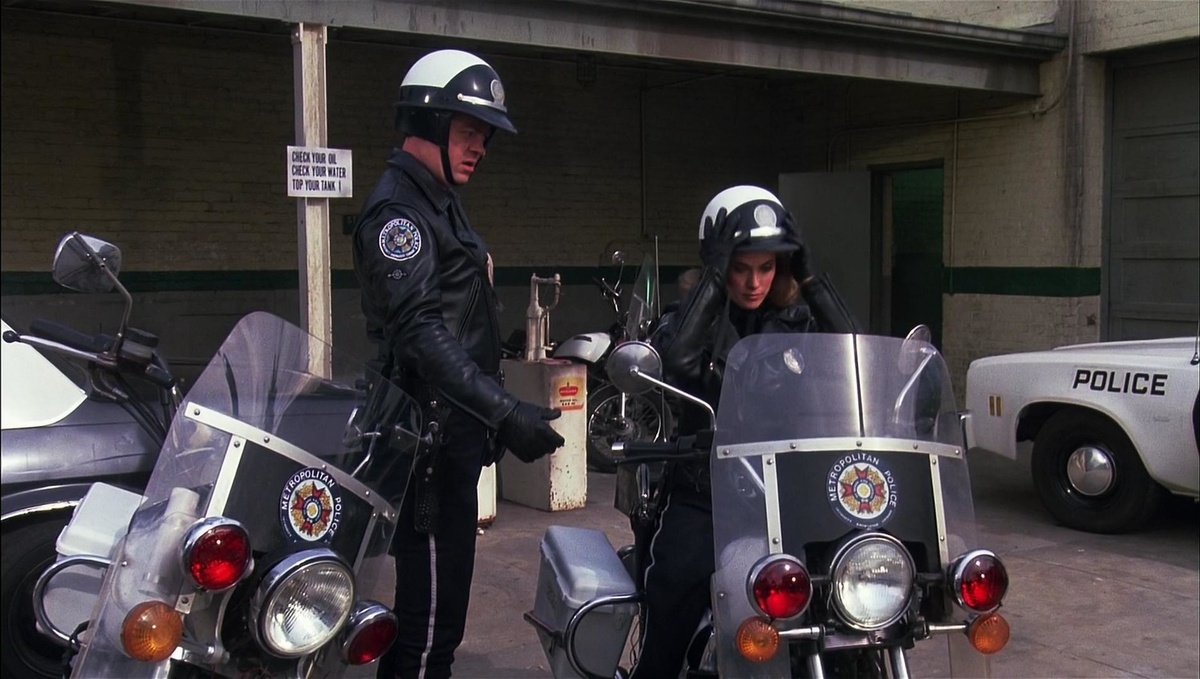 Кадр из фильма "Полицейская академия 2: Их первое задание" (1985)