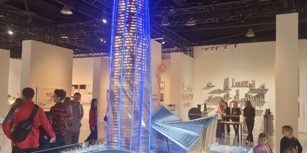 Бесплатная выставка "Путешествие по России " обязательна к посещению!!