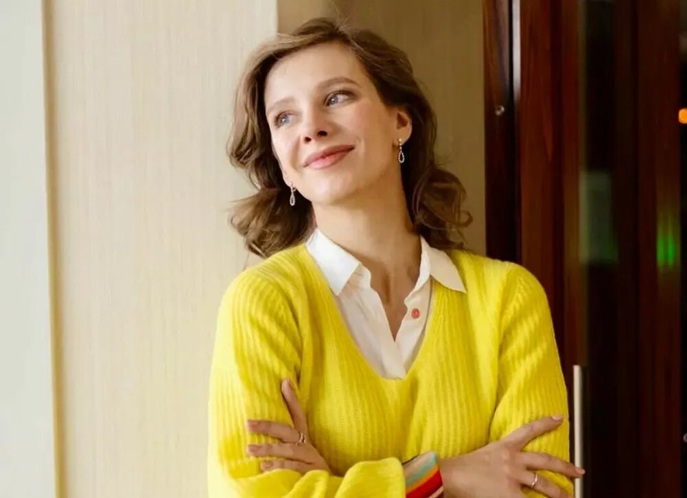    Лиза Арзамасова отметила 30-летие стильной фотосессией