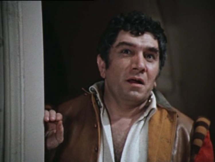 Армен Джигарханян в роли Тристана в фильме "Собака на сене" (изображение с сайта www.kino-teatr.ru)