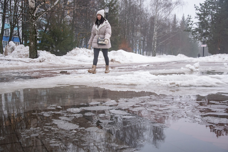    По предварительному прогнозу гидрометцентра республики, сегодня и завтра ночью температура составит от минус 2 до минус 7 градусов, а днем ожидается от 0 до плюс 5 градусов.   
Фото: Олег Спиридонов