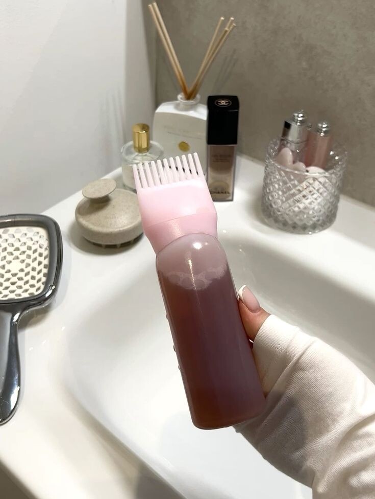 Очень удобная штука для нанесения масок для волос и кожи головы