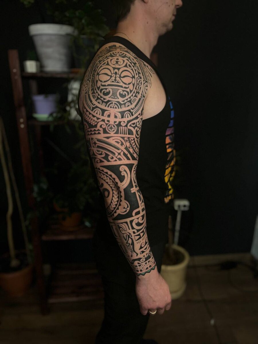 Мужской тату рукав в Полинезии