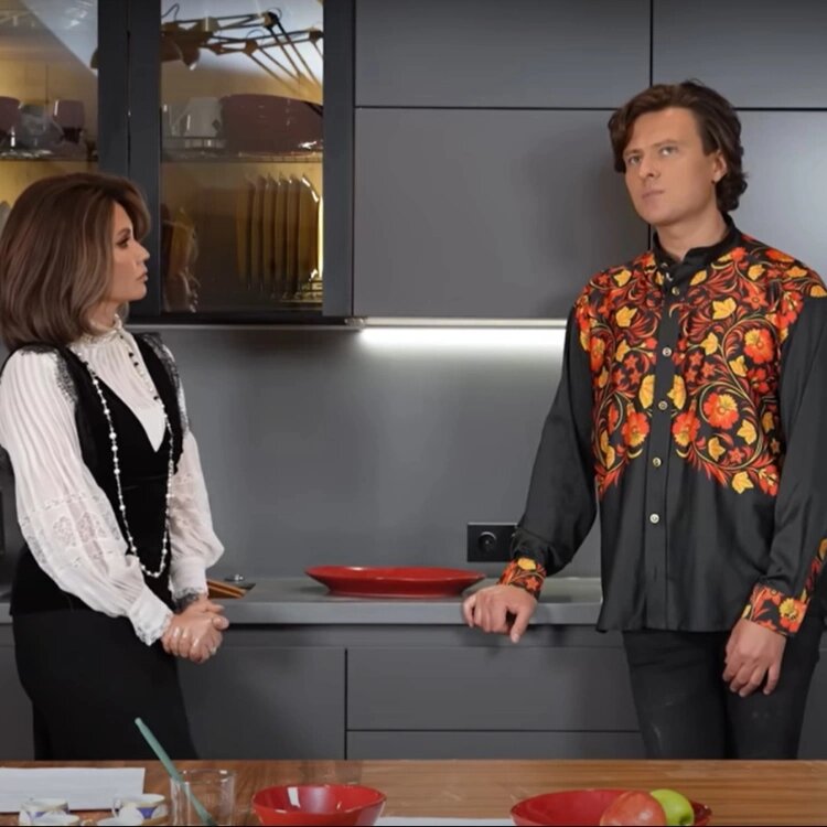 Скриншот из шоу Ляйсан Утяшевой «Дерзкая готовка»📷
