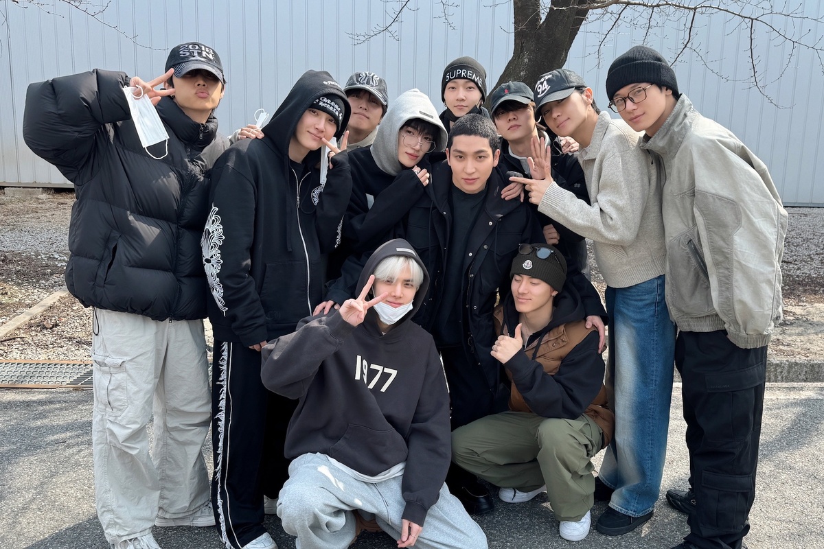     Лидер THE BOYZ Санён отправился в армию