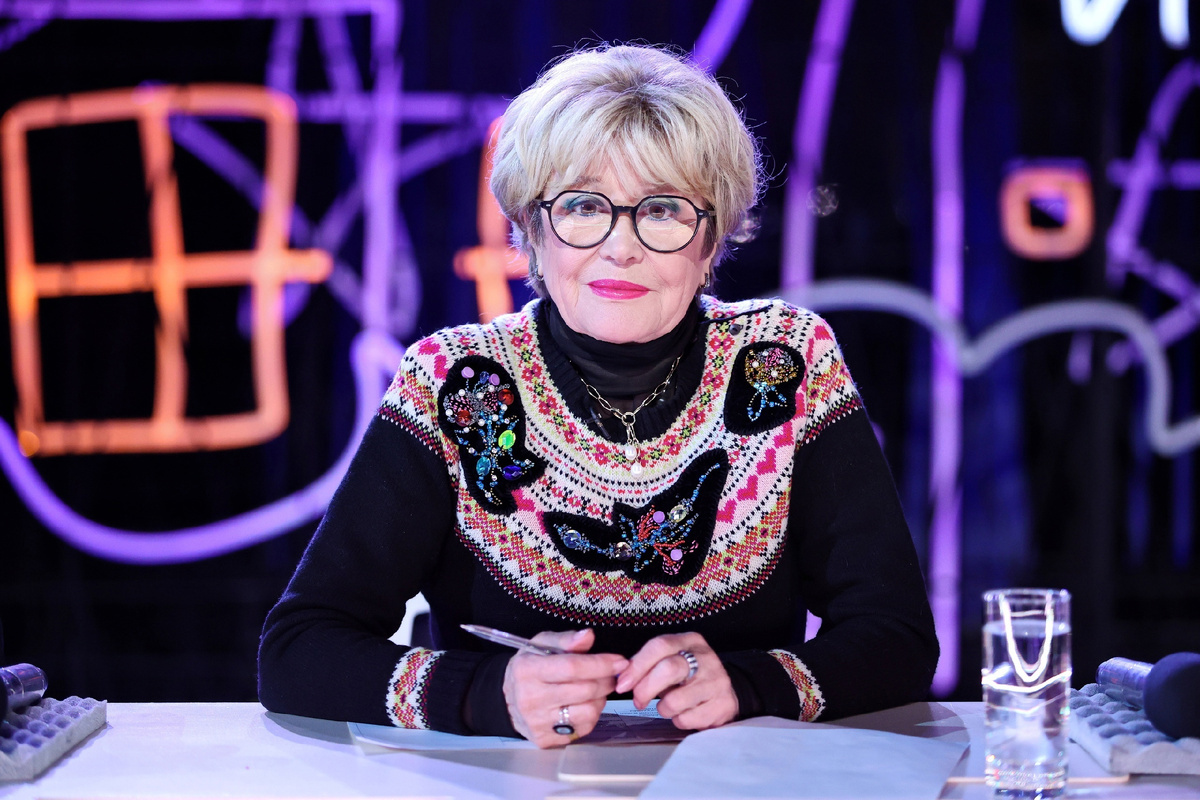 Марина Неёлова