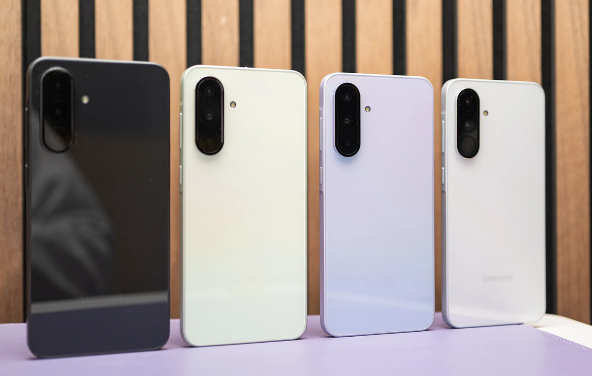    Samsung A26 и A36 очень похожи, но имеют некоторые различия. Фото: media.wired.com