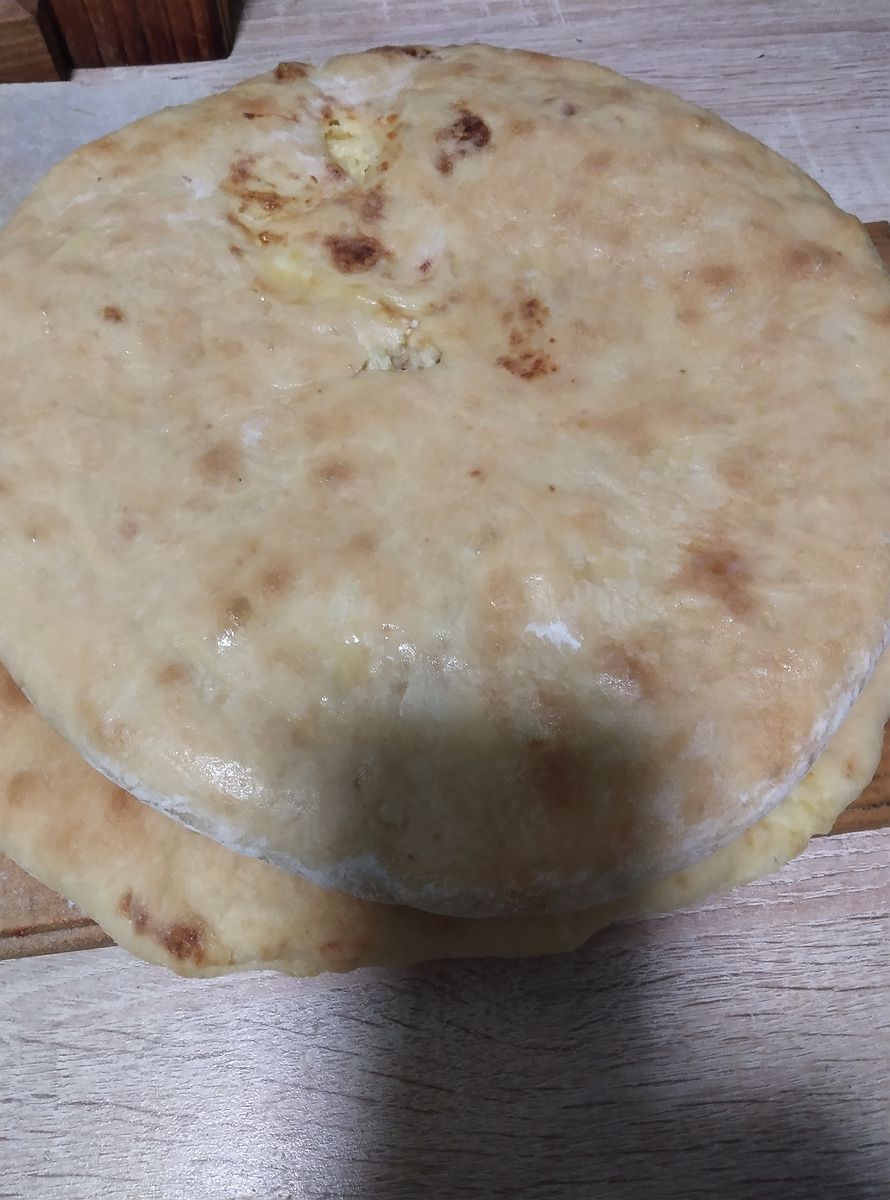 Горячие пироги,смазанные сливочным маслом 