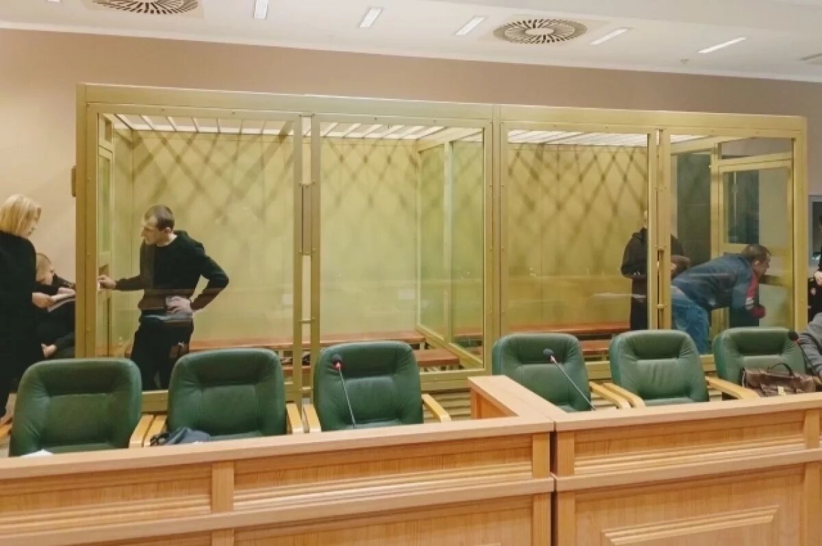    Демьян Кеворкьян, Арам Татосян, Анатолий Двойников в зале суда.