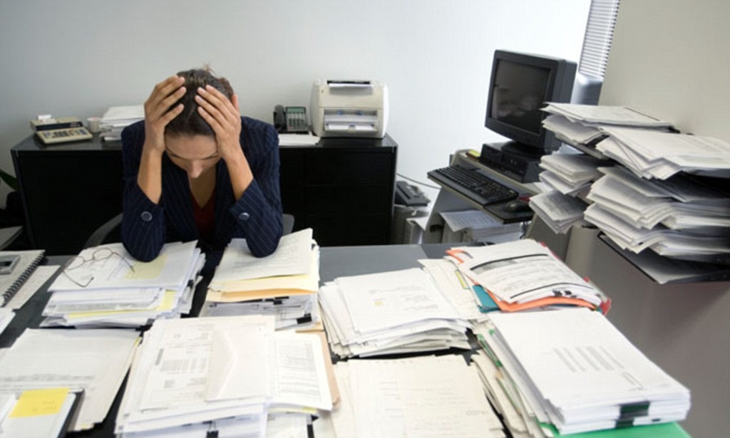 Бумажные документы еще будут какое-то время в обороте, но ЭДО уверенно занимает их место. 