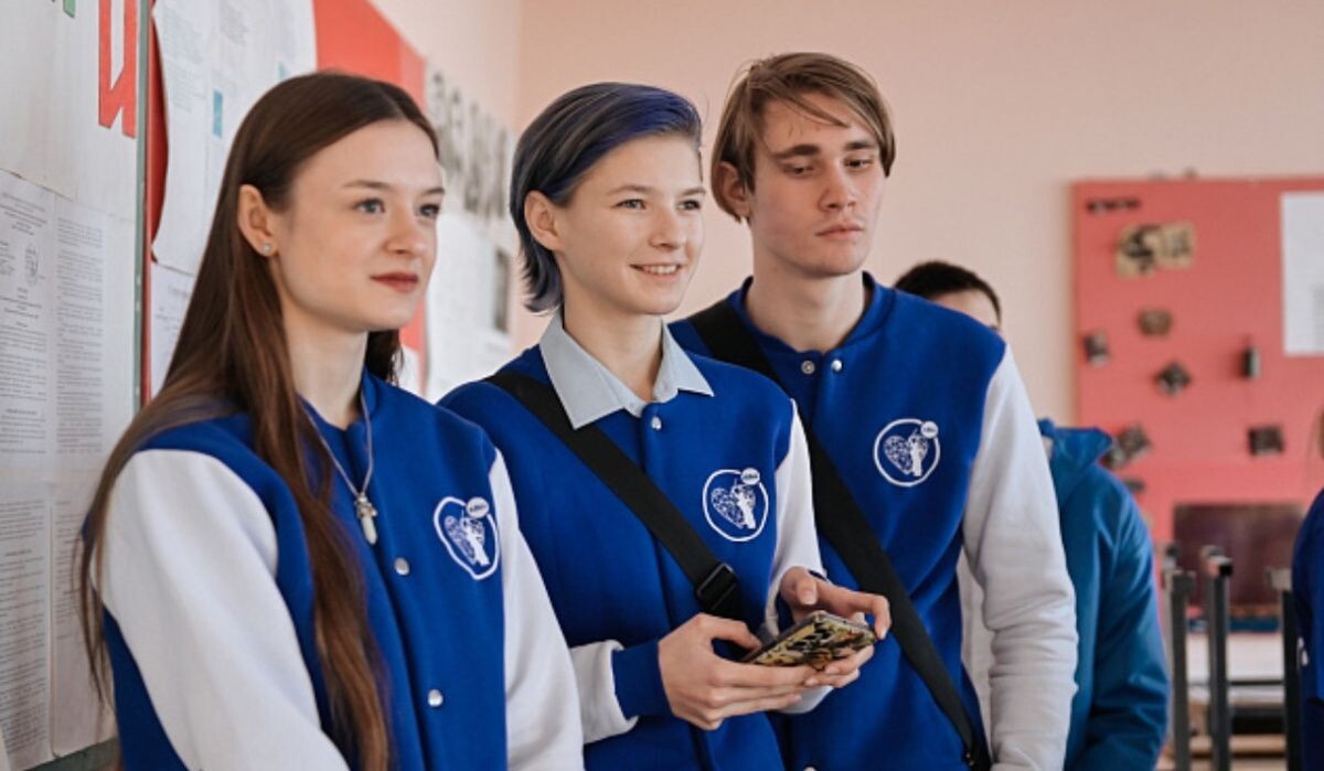     Волонтеры. Источник: volgograd.ru Автор фото: Алина Епифанова