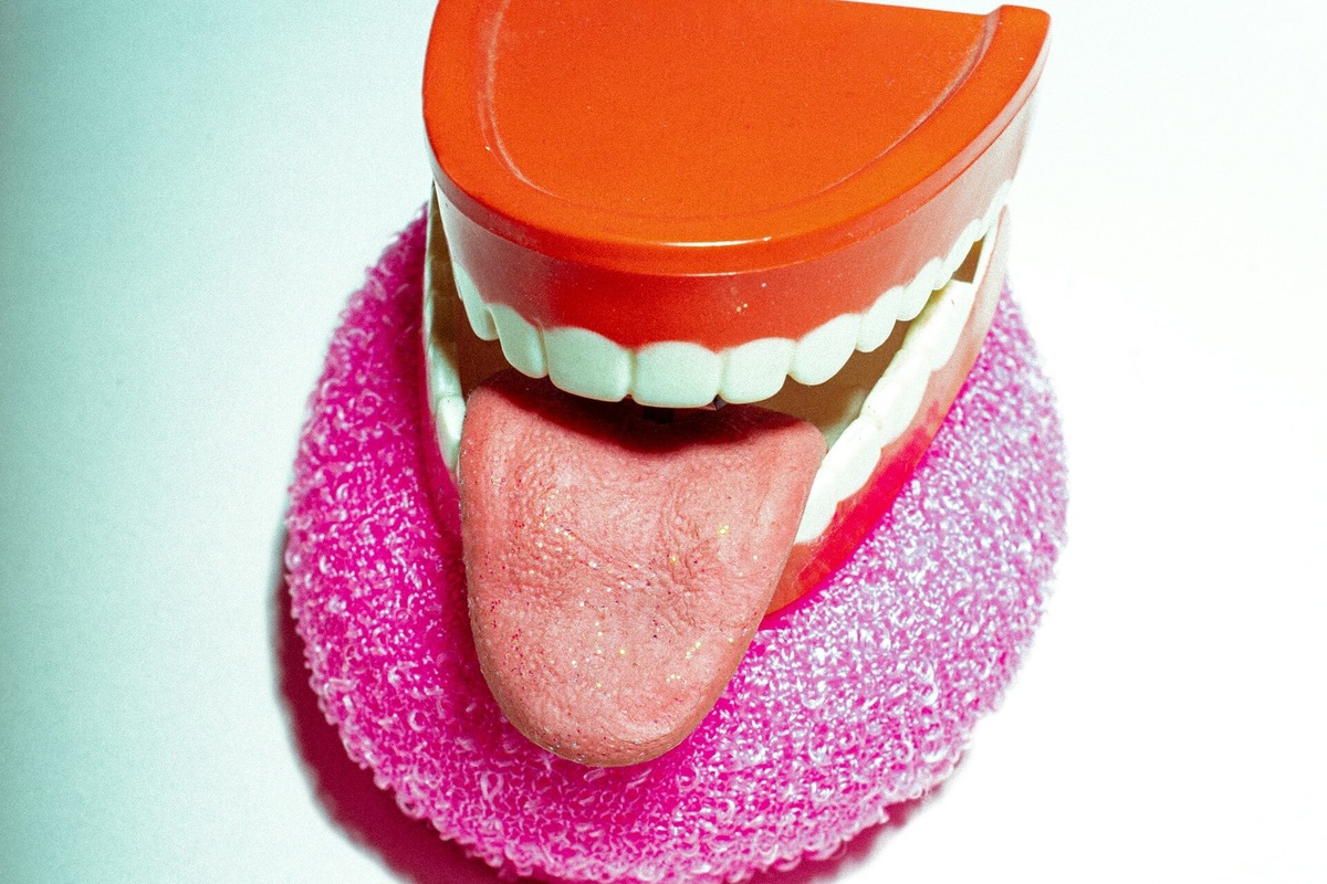     Можно ли проглотить язык? Развенчиваем популярный миф