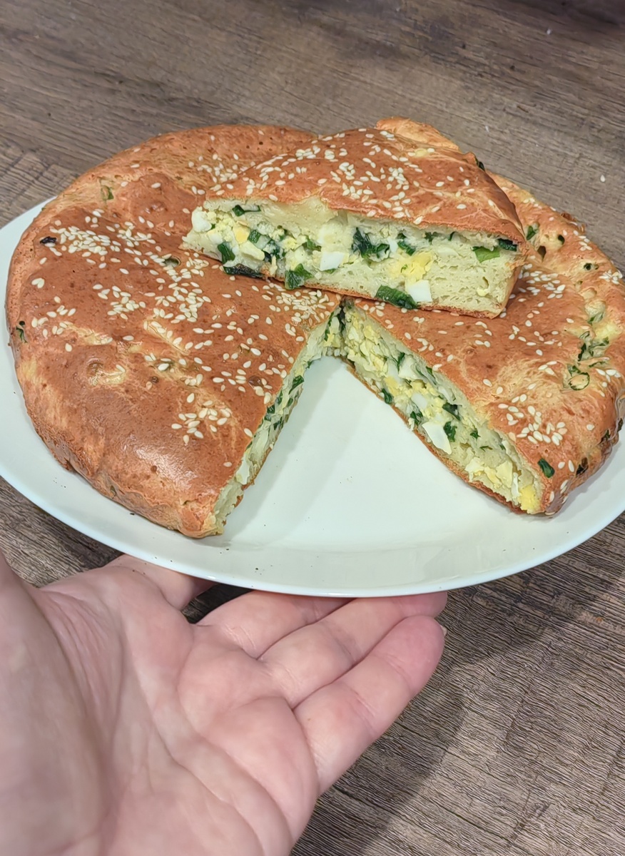 Пирог с луком и яйцом. 