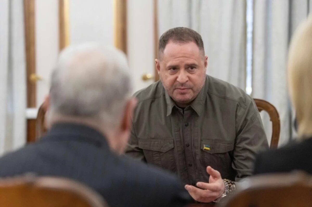    Шарий: Ермак ищет гарантии безопасности, отдаляясь от Зеленского