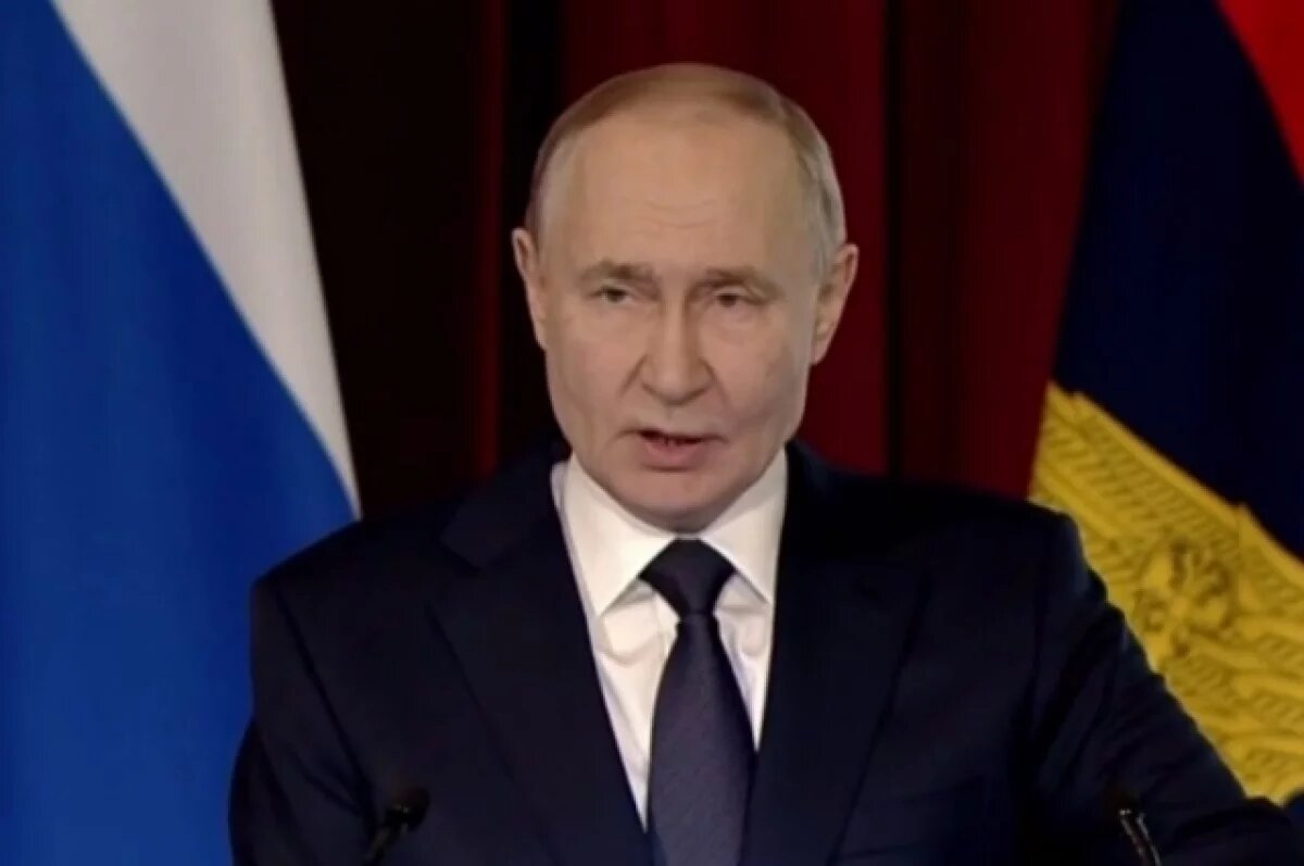    Путин заявил, что в России живут около миллиона граждан Таджикистана