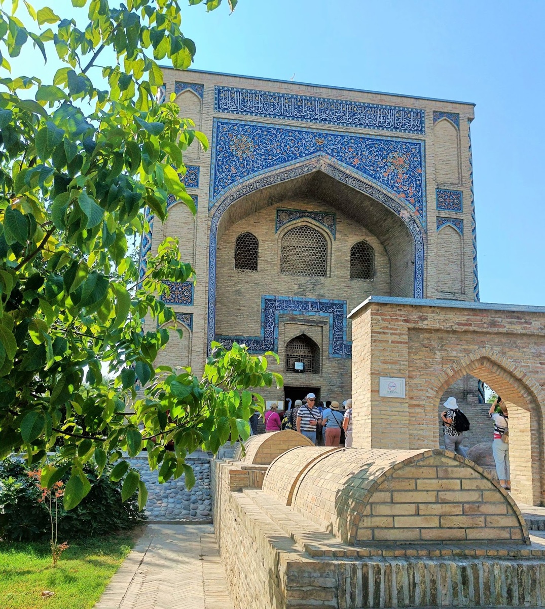 Мавзолей Каффаля Шаши. Фото автора