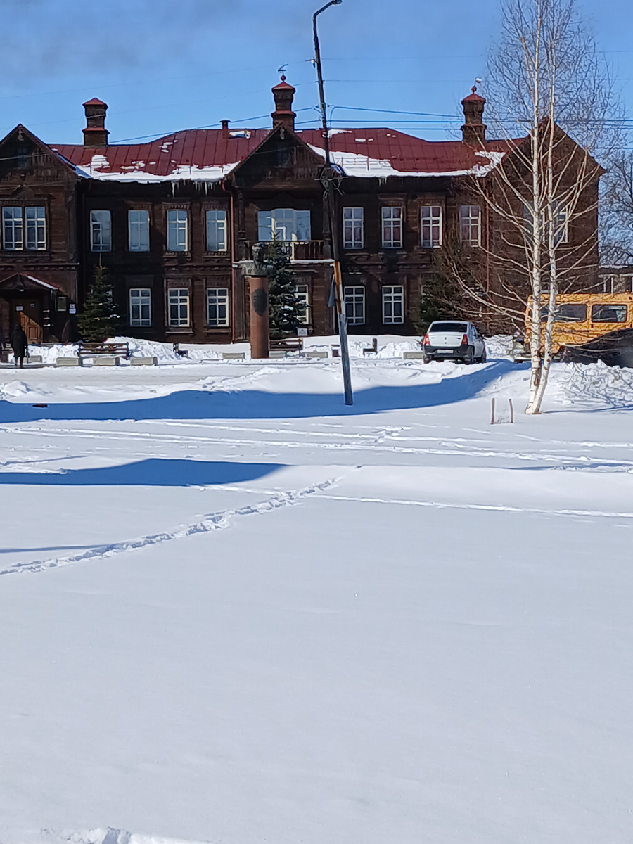 Школа, где учился М.Т. Калашников. Сейчас здесь музей.