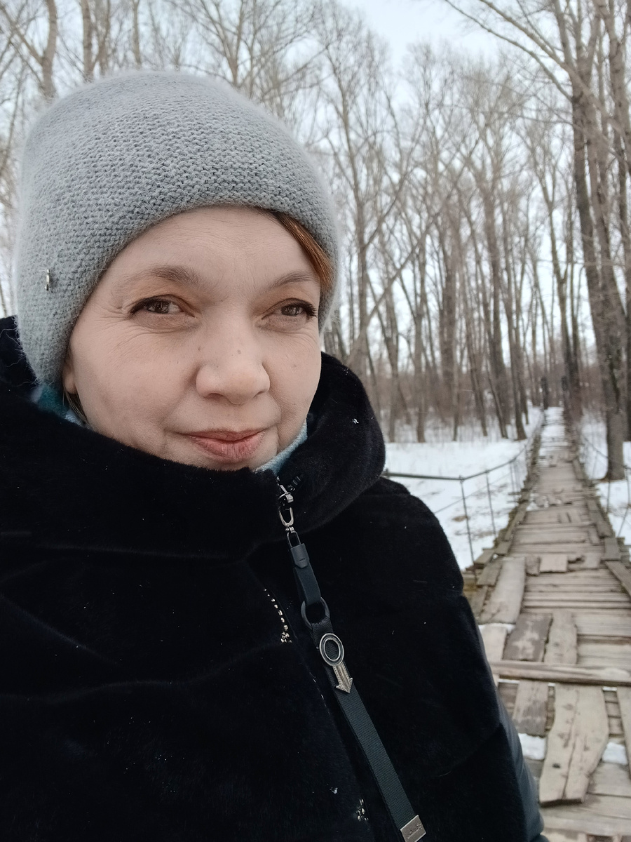 Пару дней назад было по-зимнему холодно, а сегодня греет солнце и очень тепло!