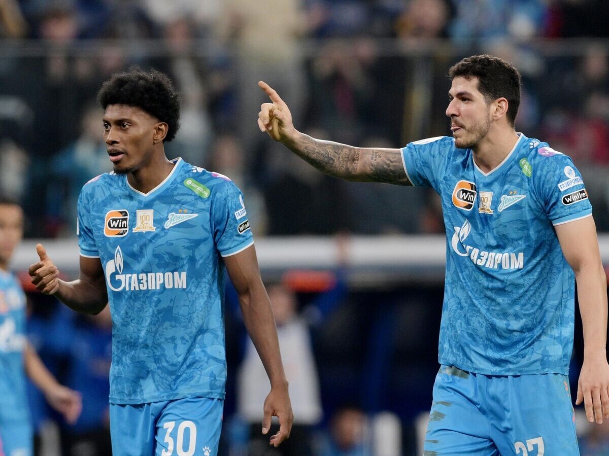    Матео Кассьерра и Нино© РИА Новости / Алексей Даничев