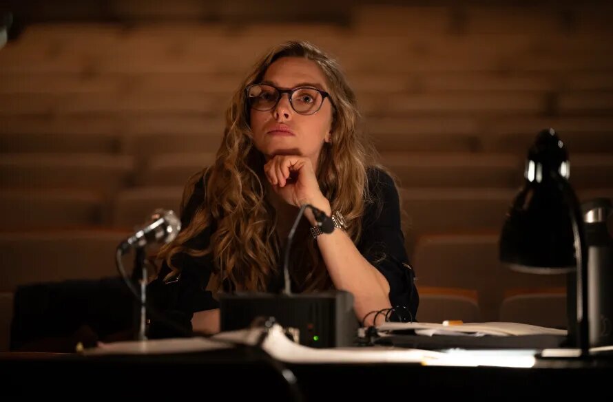 Джанин (в исполнении Аманды Сайфред)