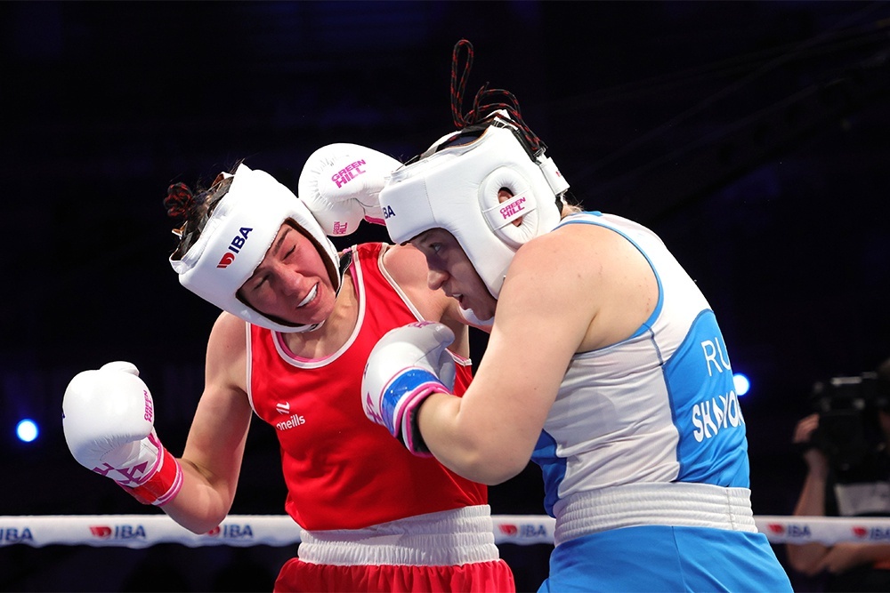    В финале весовой категории до 75 кг Шамонова (справа) победила ирландку Ифе Мари О'Рурк. / Getty Images