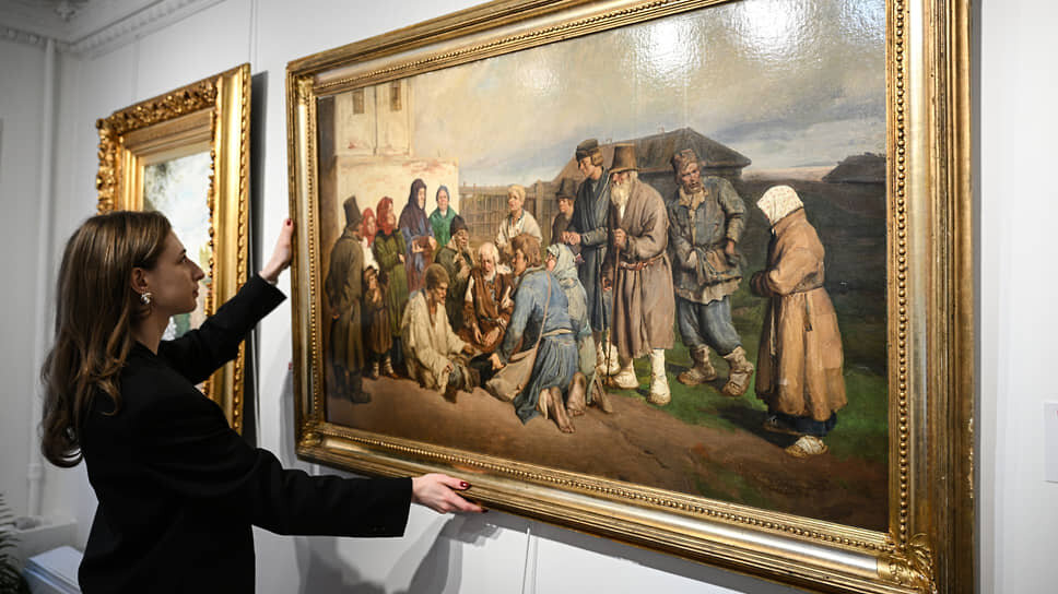 Туманное происхождение не помешало «Богомольцам» занять почетное место в ряду аукционных успехов Васнецова.📷Фото: Рамиль Ситдиков / РИА Новости