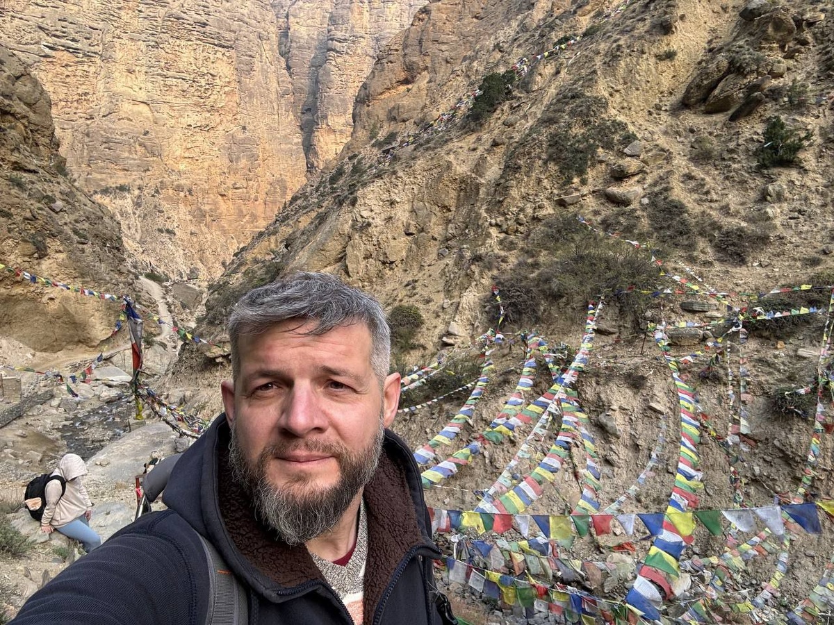 Выживший после 10 км трека в горах