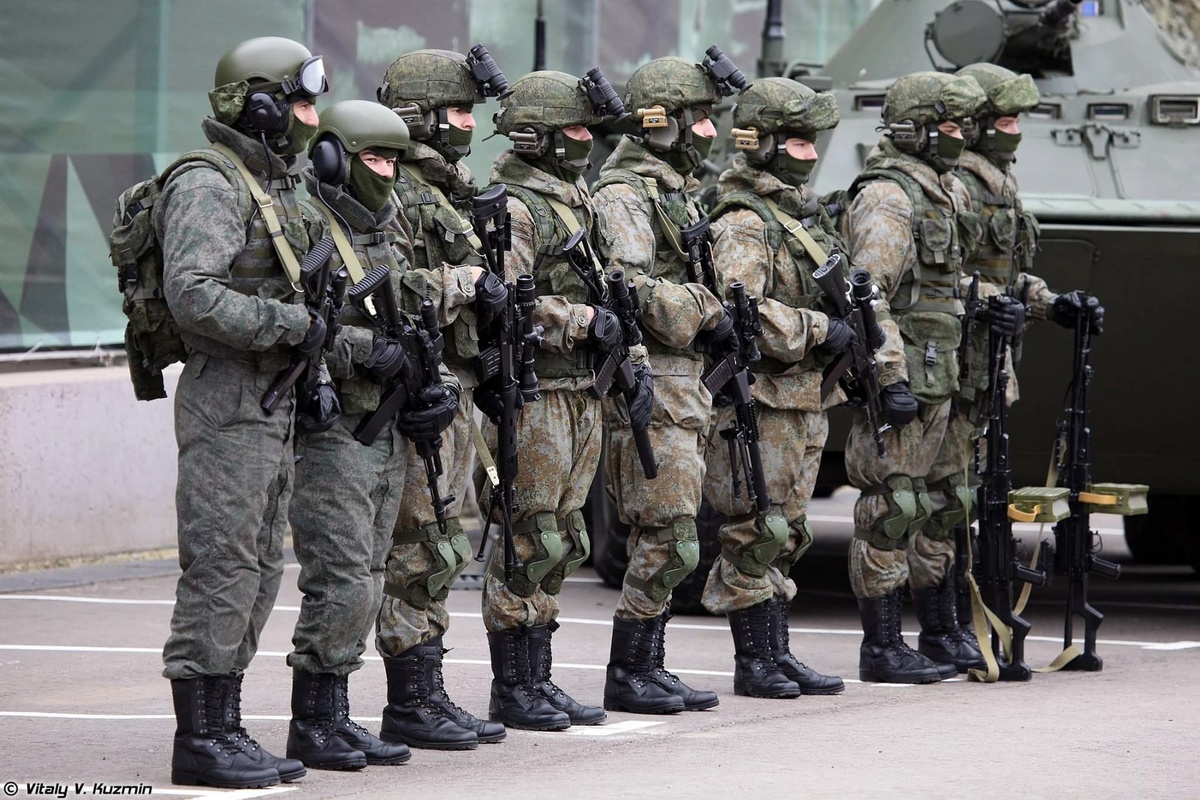 Военные в экипировке «Ратник»