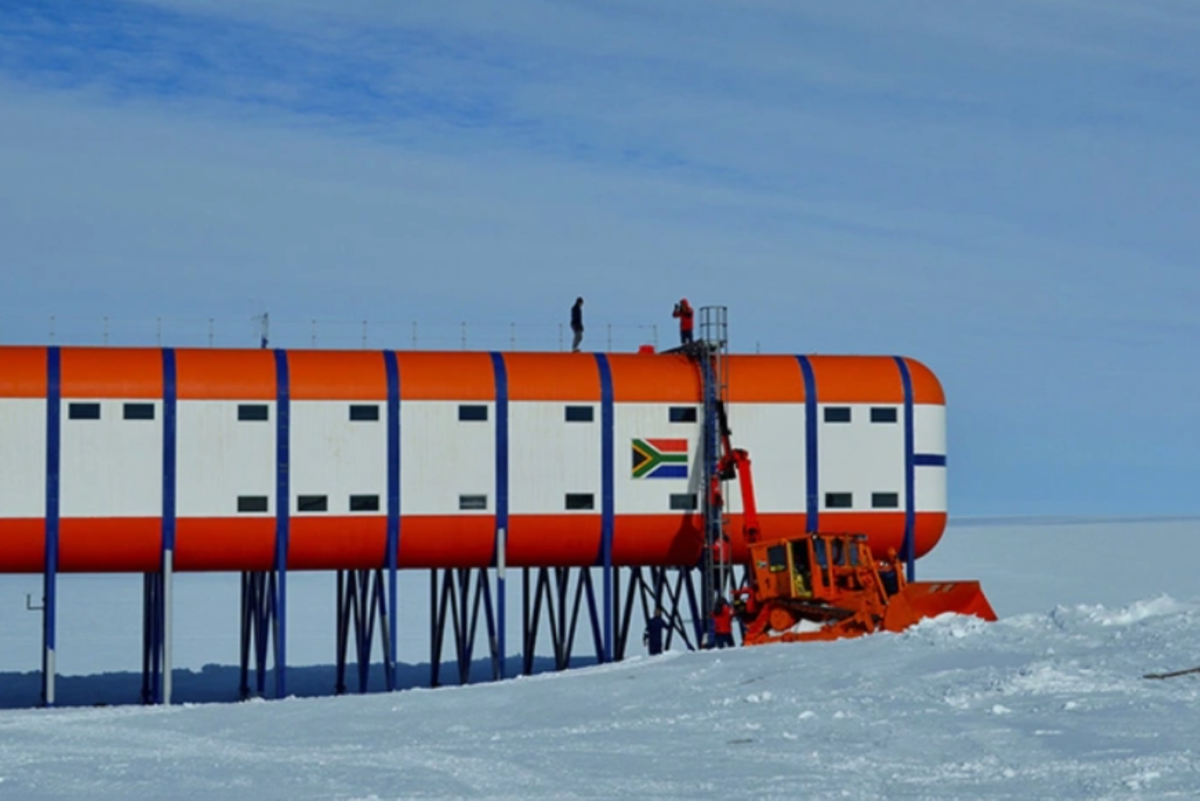    Исследовательская база Sanae IV