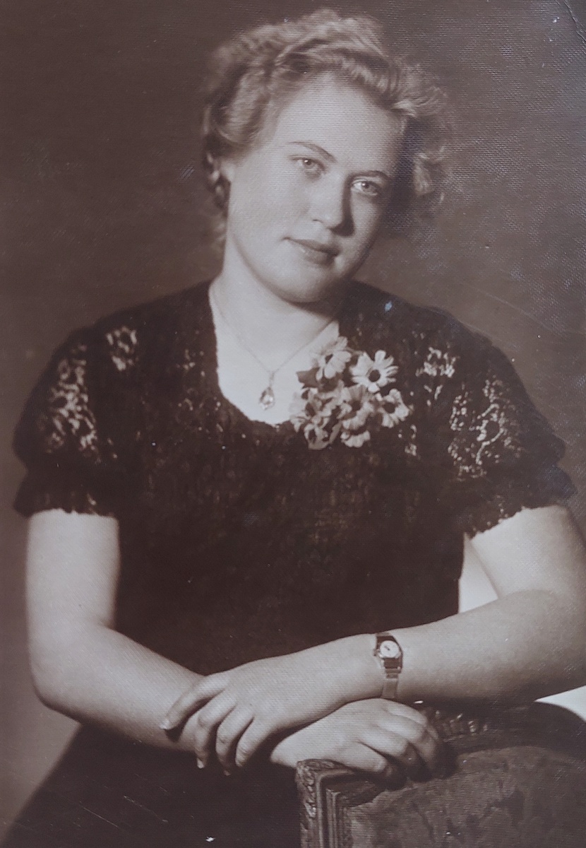 Маме 20 лет. Мне 8 месяцев.