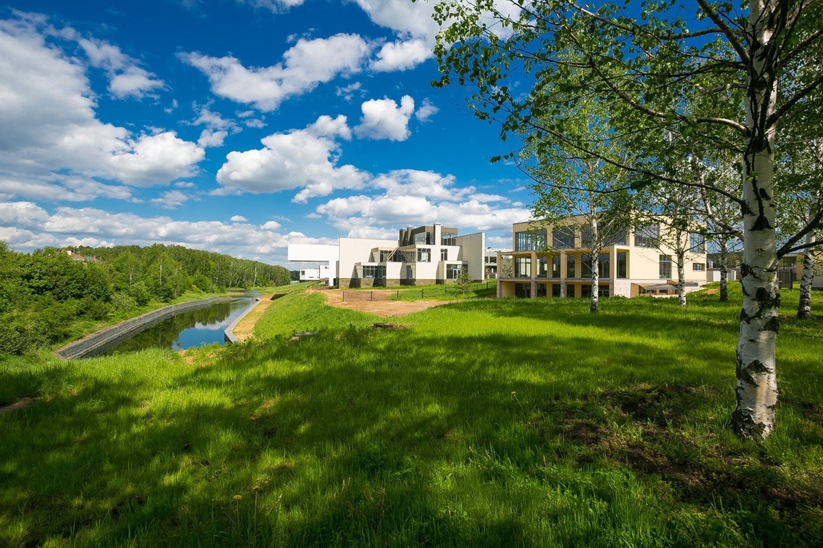 Лучшие коттеджные поселки Рублево-Успенского шоссе – коттеджный поселок "Березки Ривер Вилладж"