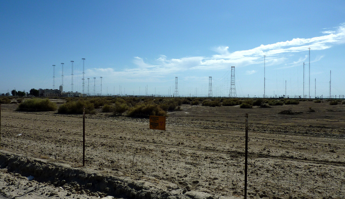 Передатчики "Голоса Америки". By Bobak Ha'Eri - Own work, CC BY 3.0, https://commons.wikimedia.org/w/index.php?curid=7500291