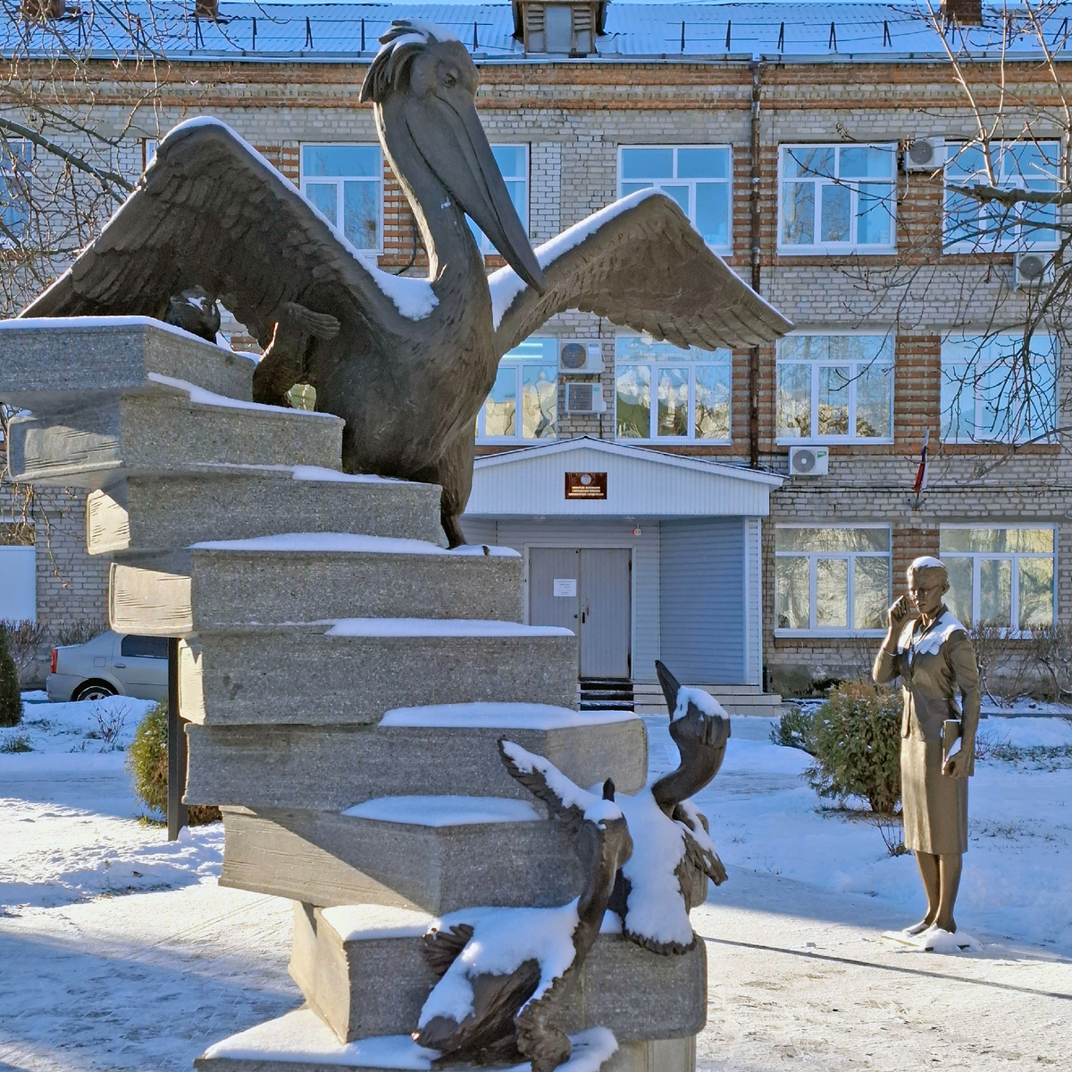 Рязань, памятник учителю. Установлен в октябре 2023 года. Фото автора.