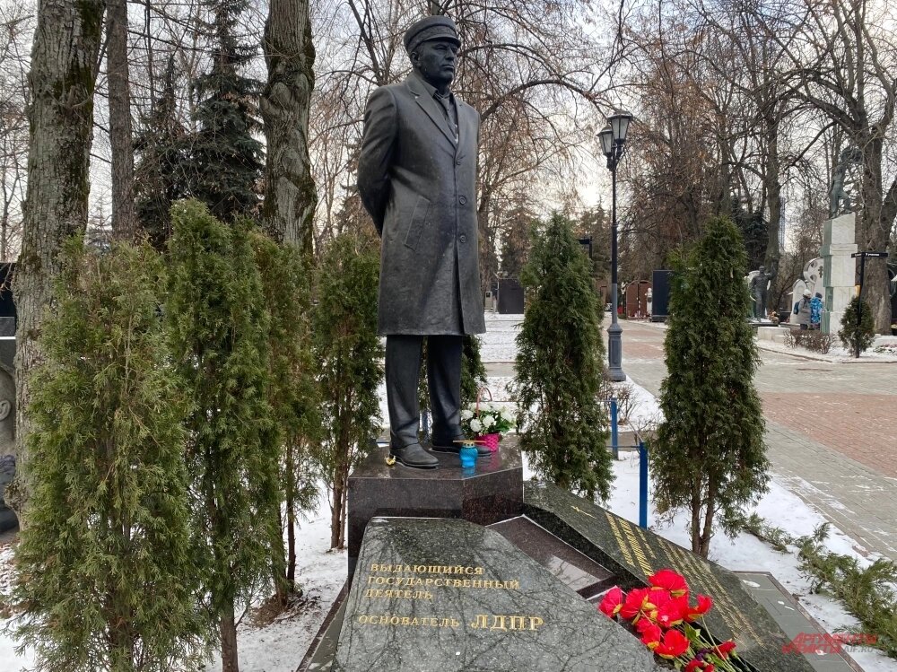 Рост памятника - 2.75 метра. Фото:  АиФ/ Полина Кондратова