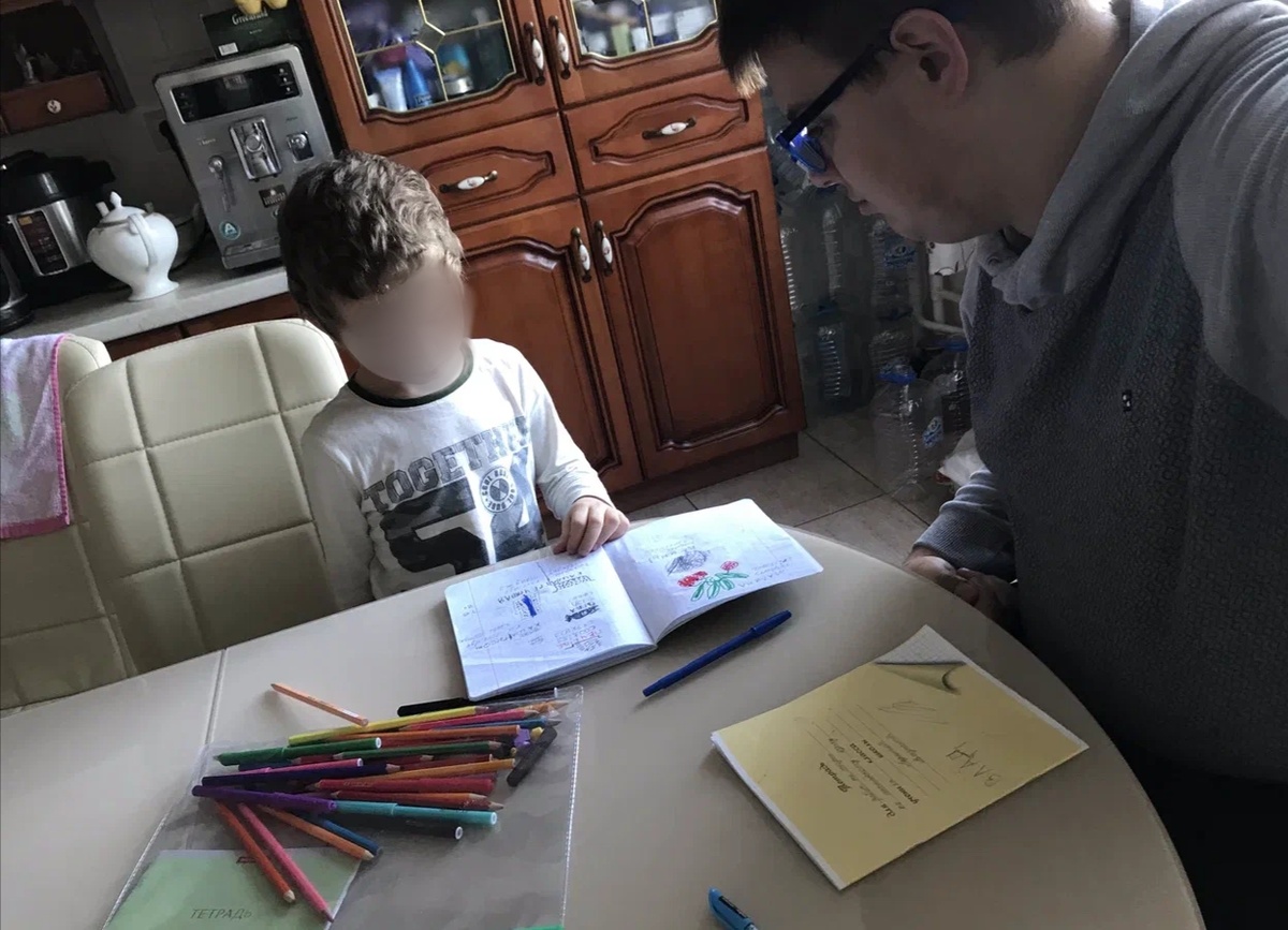 Как раз тот самый дошкольник, о котором говорил. Началось все с ментальной арифметики, затем появился английский, ну а потом мама решила, что нужно готовить ребенка к 1 классу.