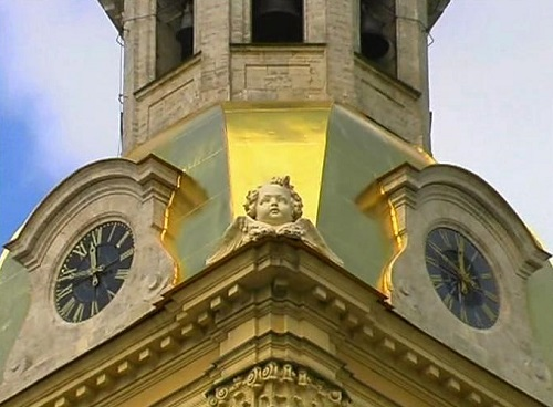 Куранты Петропавловского собора. Фото с сайта https://www.dm41.ru/galereya-prozreniy/petropavlovskiy-sobor-kuranti.php. Взято с Яндекс.Картинки