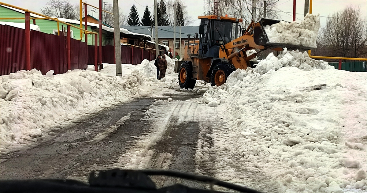 Сижу жду, пока почистят мою парковку