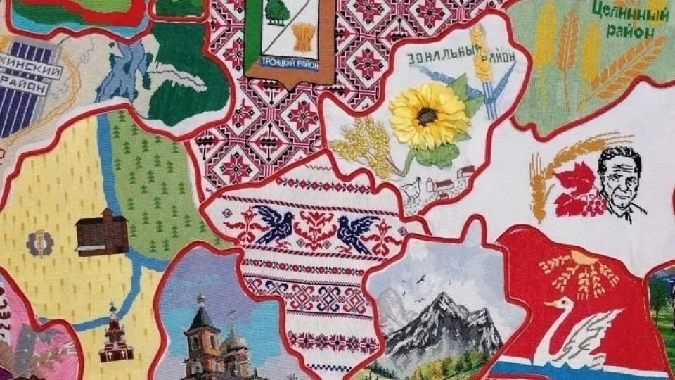    Вышитая карта Алтайского края. Источник: Светлана Корогод