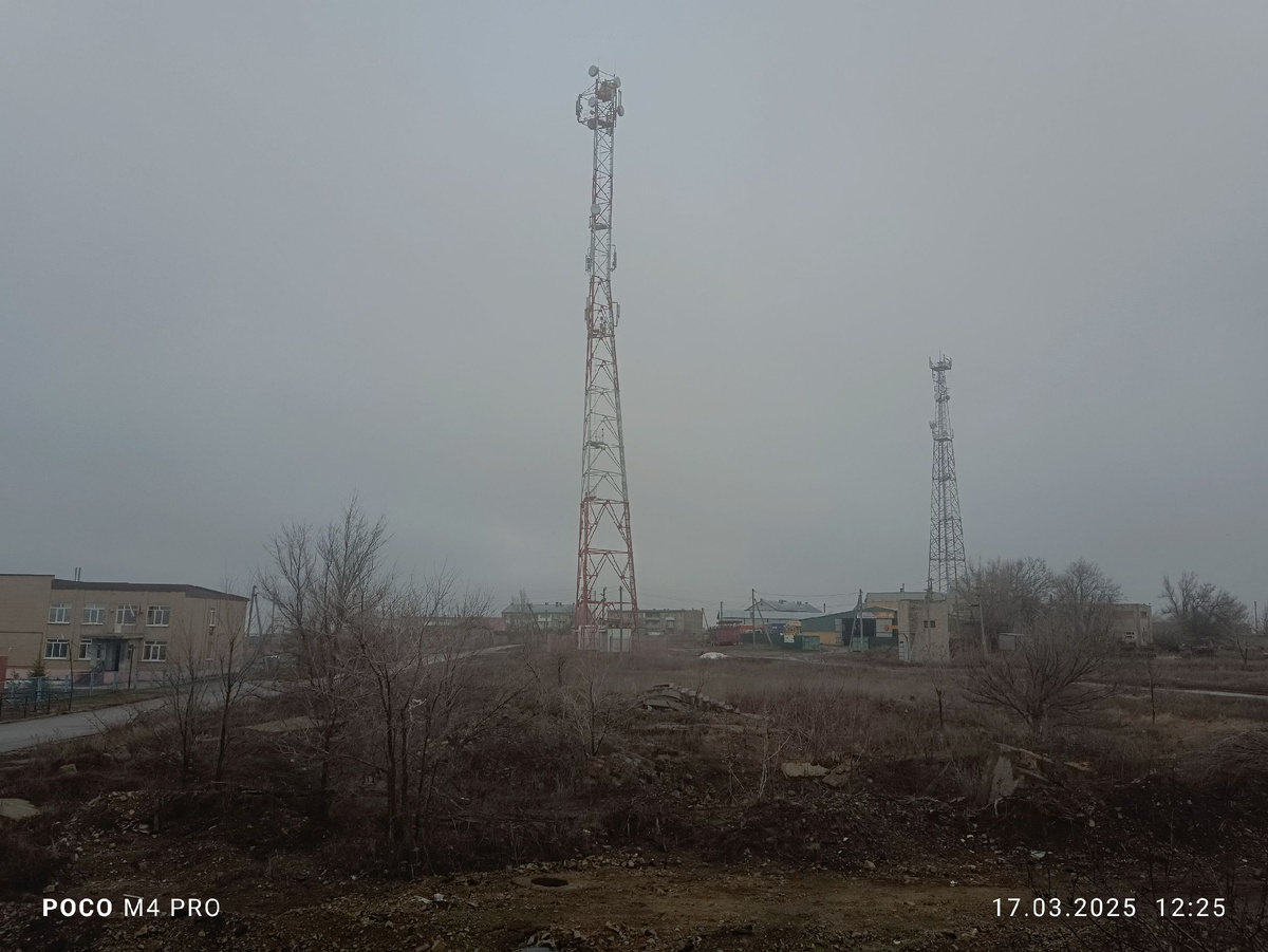 здравствуй, вышка сотовой связи, давно не виделись! аж со вчерашнего вечера! отдалённой вышке-соседке тоже моё почтение!