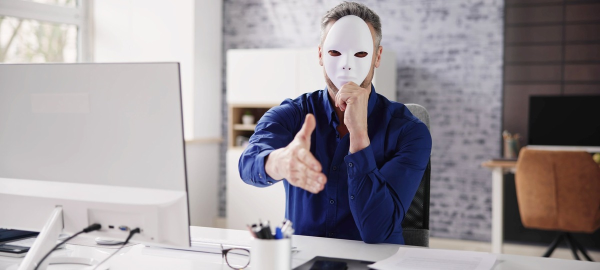 Казалось бы, ОСАГО — это обязательная страховка, которая должна защищать нас в случае ДТП. Но что, если я скажу вам, что именно эта "защита" стала для меня настоящим кошмаром? История, которую я хочу рассказать, не только шокирует, но и заставит вас задуматься: а всё ли в порядке с вашим полисом?