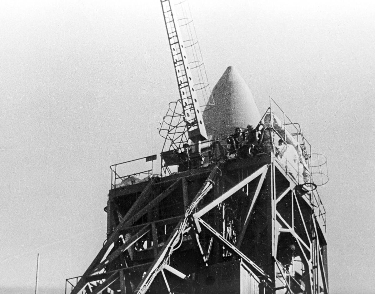    18 марта 1965 года с космодрома Байконур стартовал корабль «Восход-2» с Павлом Беляевым (командир) и Алексеем Леоновым (второй пилот) на борту / РИА Новости