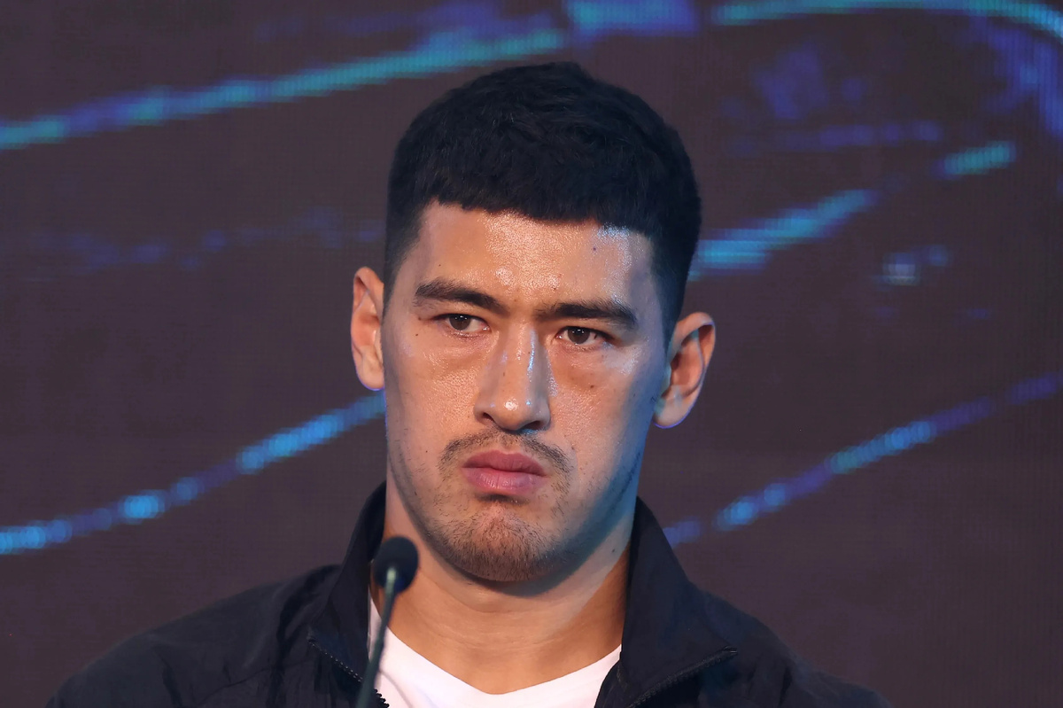 Дмитрий Бивол даёт интервью