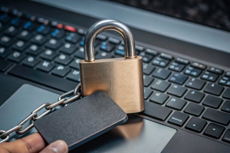    Как защитить свои финансы в интернете: 10 ключевых стратегий для безопасных онлайн-платежей