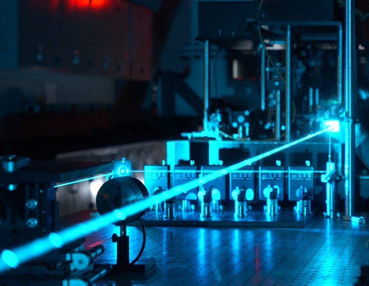    Лазерная связь в небесах: проект "Скальпель" и его будущее