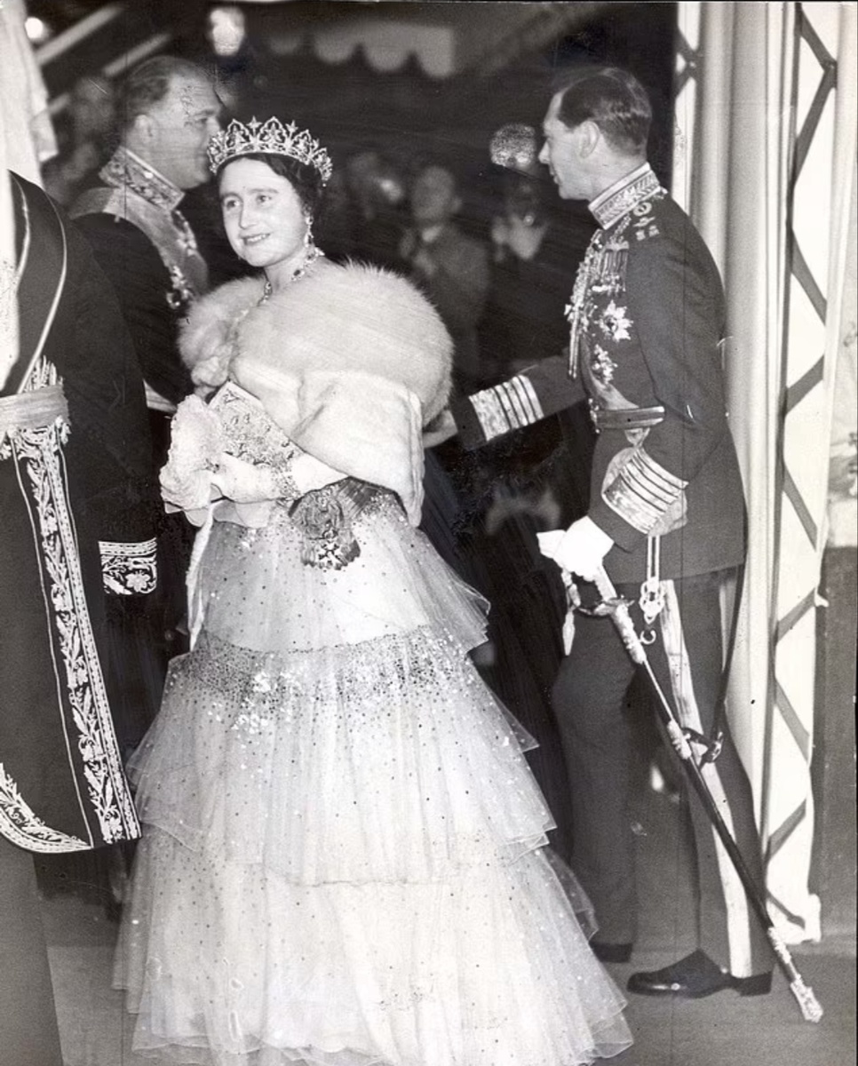 Георг VI и королева Елизавета .